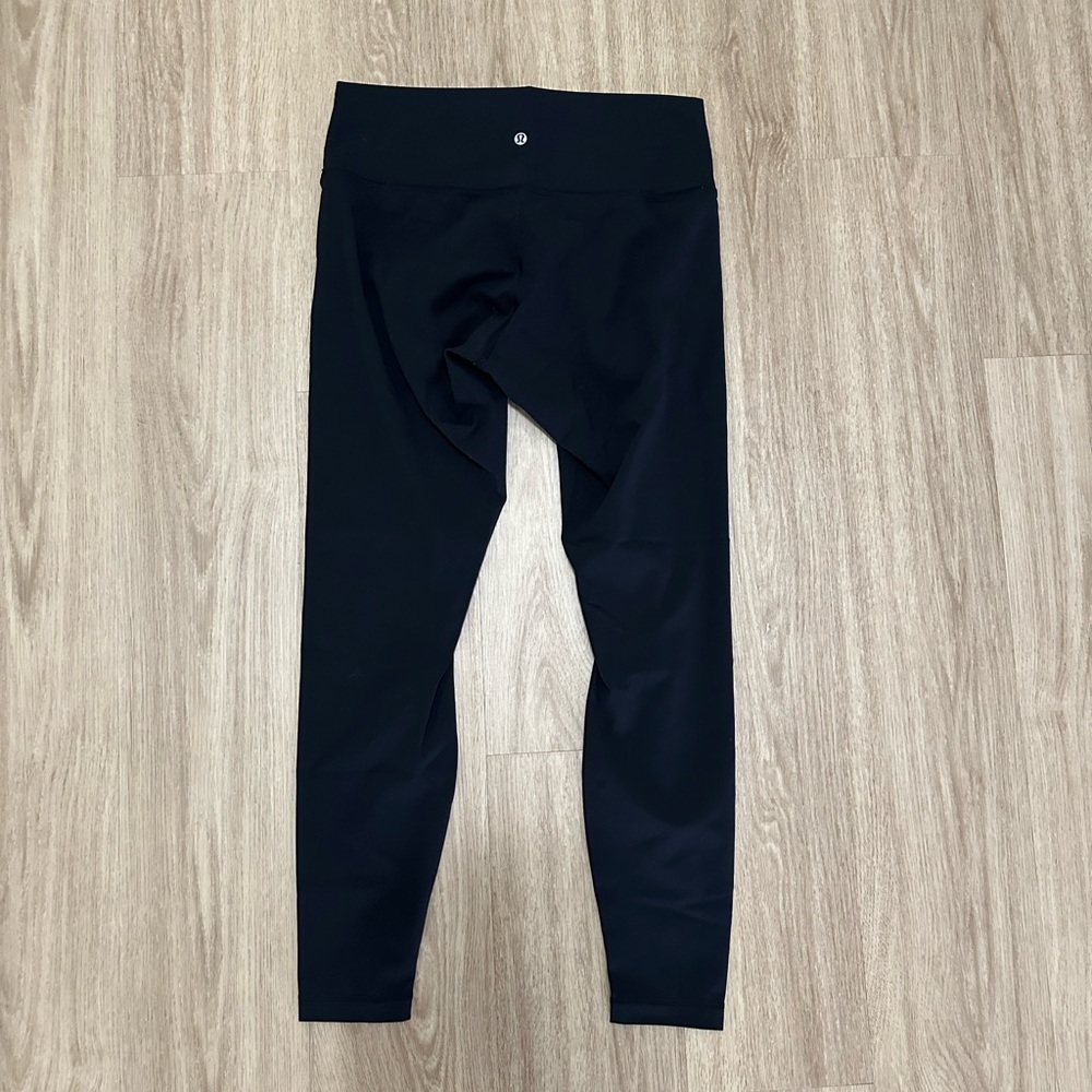 Lululemon Black Leggings Sleek Form-Fitting Design